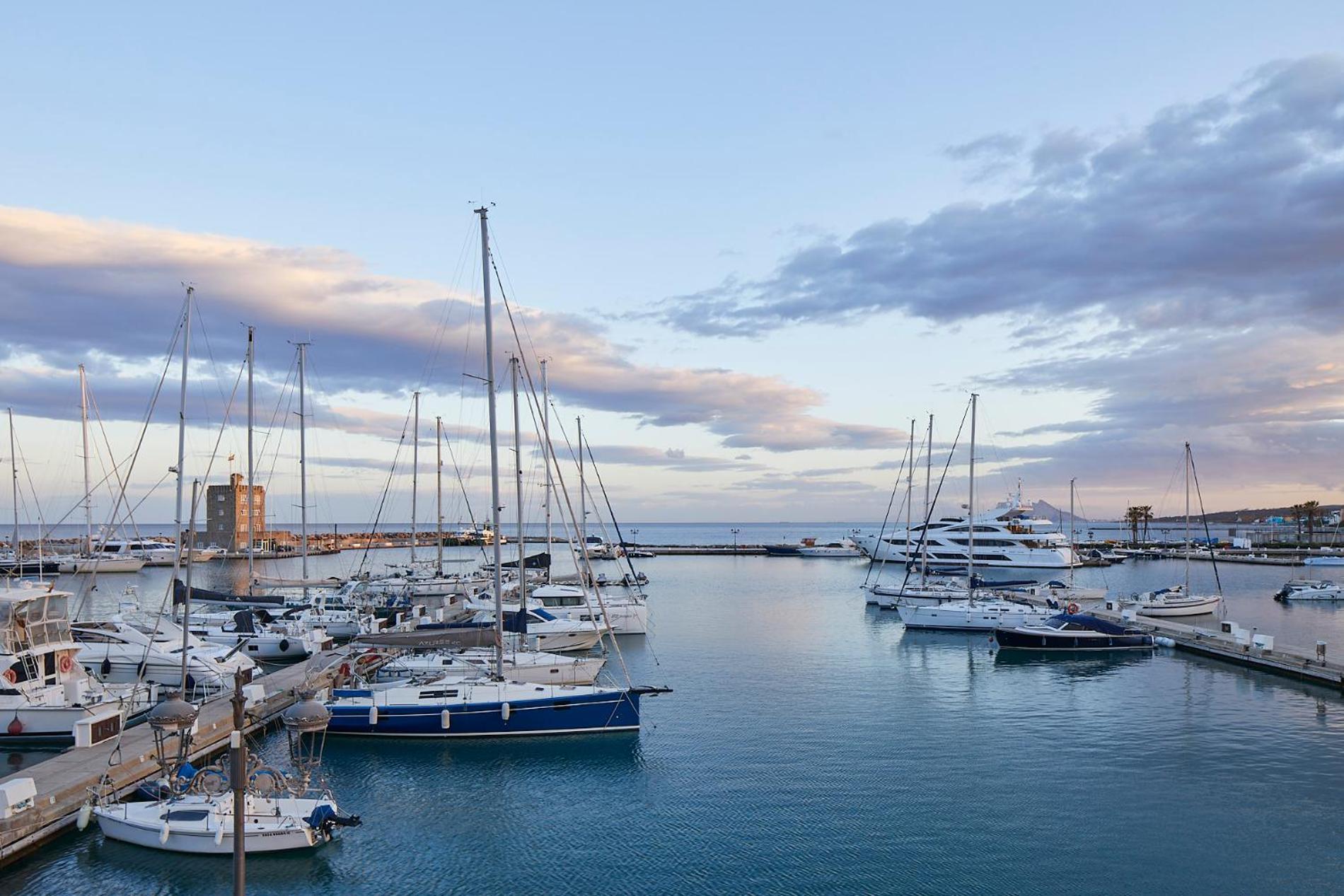 Hotel Mim Sotogrande Club Maritimo Exteriör bild