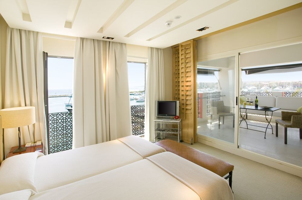 Hotel Mim Sotogrande Club Maritimo Exteriör bild